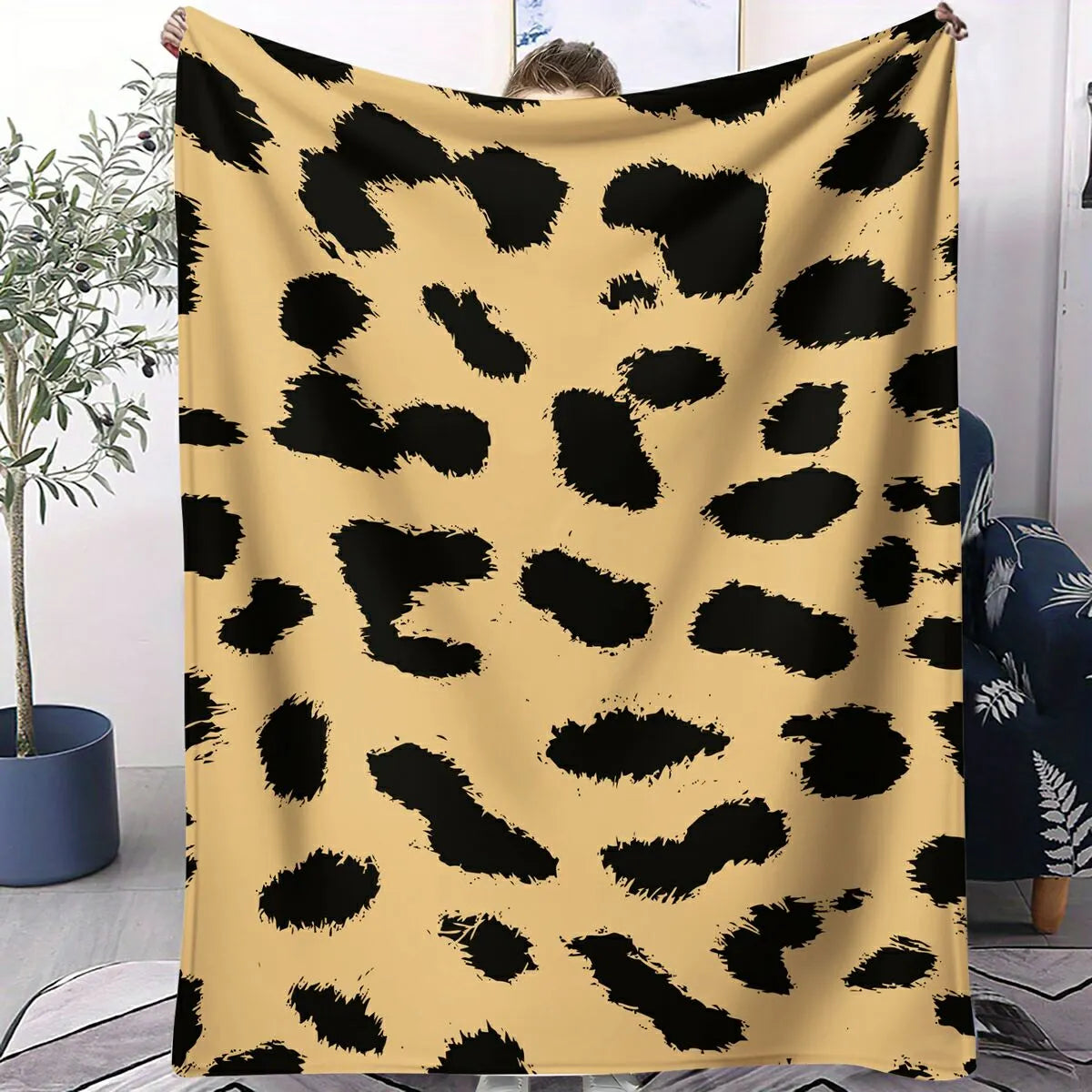 Artistic Leopard Print Multifunctional Flannel Throw Blanket