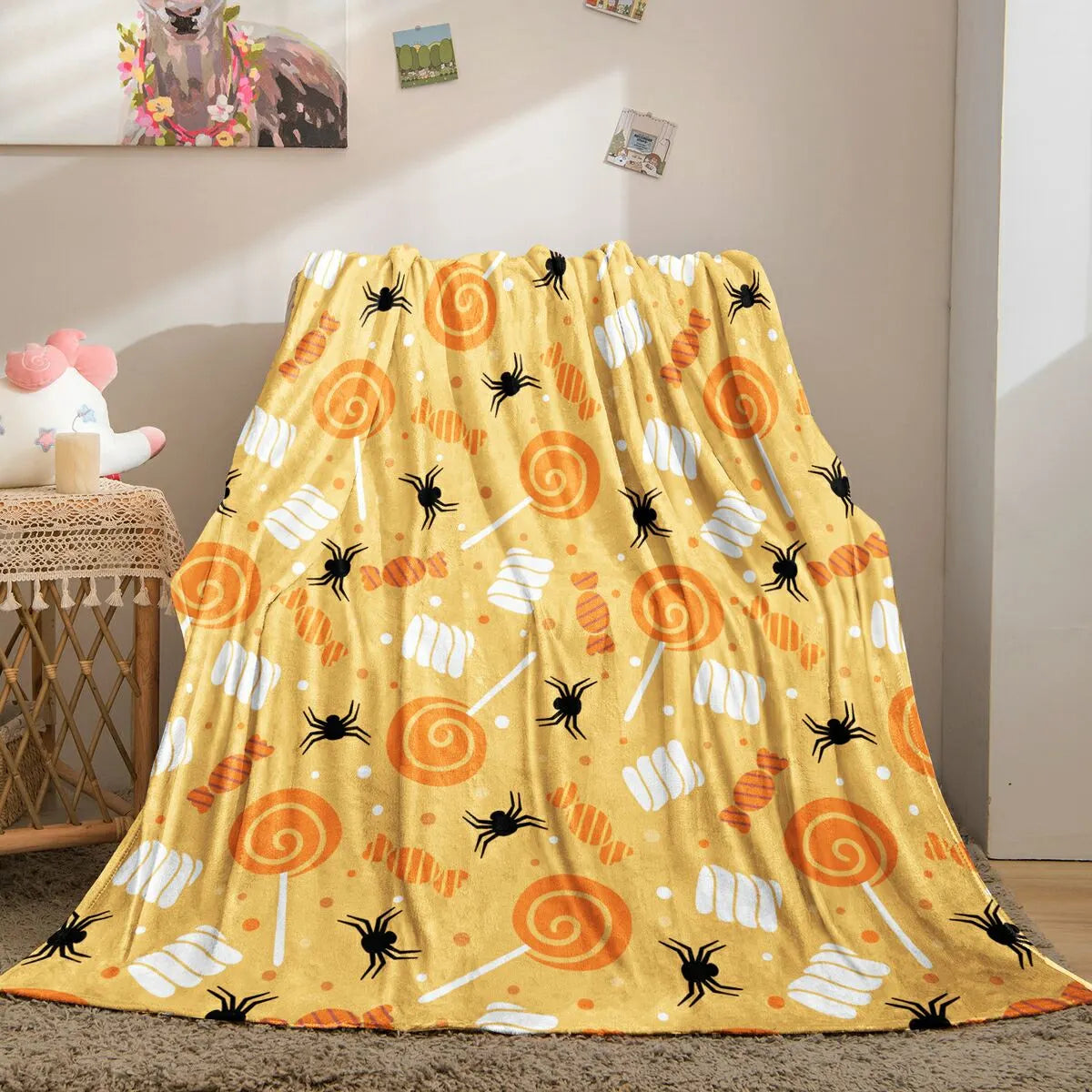 Multifunctional Halloween Candy Spider Flannel Throw Blanket