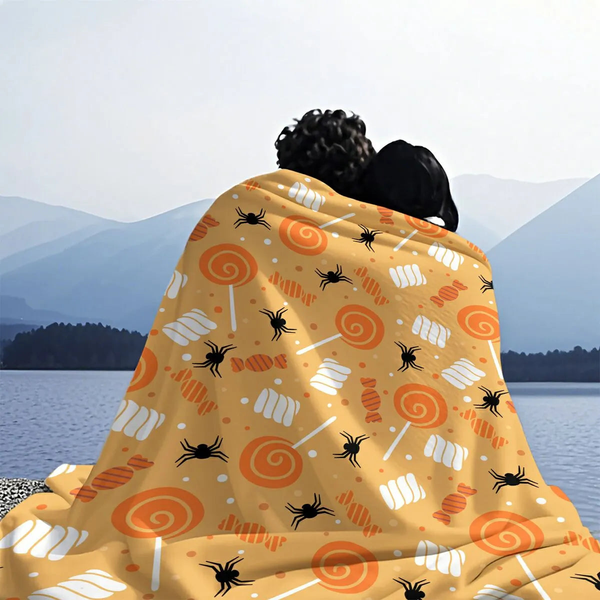 Multifunctional Halloween Candy Spider Flannel Throw Blanket