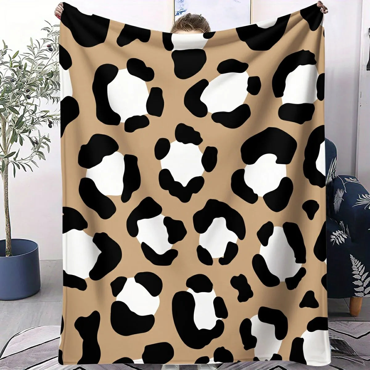 Multifunctional Print Leopard Flannel Throw Blanket